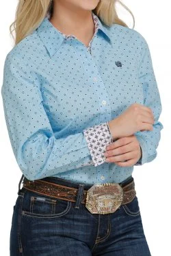 Cinch Wmns Button Down Shirt Light Blue Navy Comfortable Stretch Short Shirt