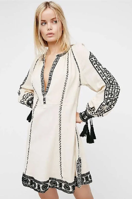 Fringe Ethnic Embroidered Long Sleeve Boho Style Mini Dress - White Fashionable Boho-Chic Mini Dress