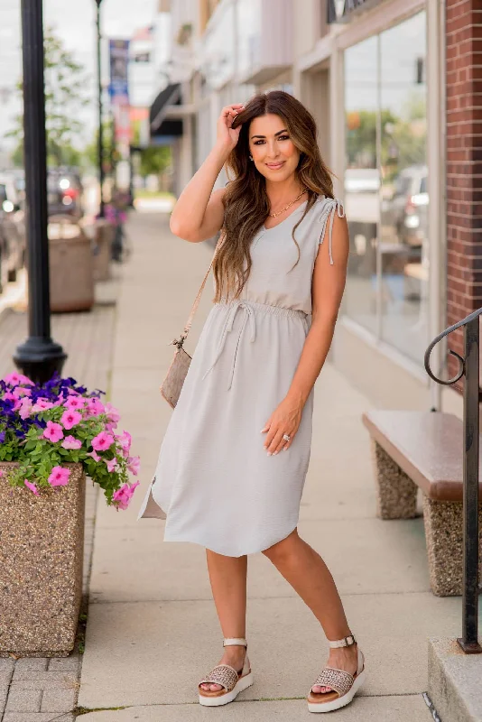 Simple Tie Strap Midi Dress Trendy Fit-and-Flare Midi Dress