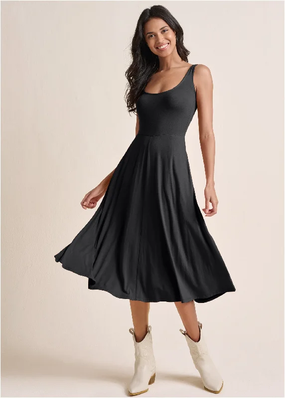 Midi Dress With Pockets - Black Trendy Smocked Waist Midi Dress